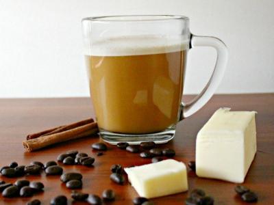 Café com manteiga e óleo de coco: Veja a receita e conheça seus benefícios!