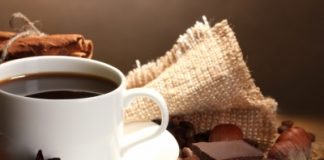 Duas a três xícaras de café por dia reduz chance de homens sofrerem disfunção erétil