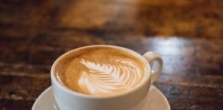 Pesquisa liga café diário a artérias mais limpas
